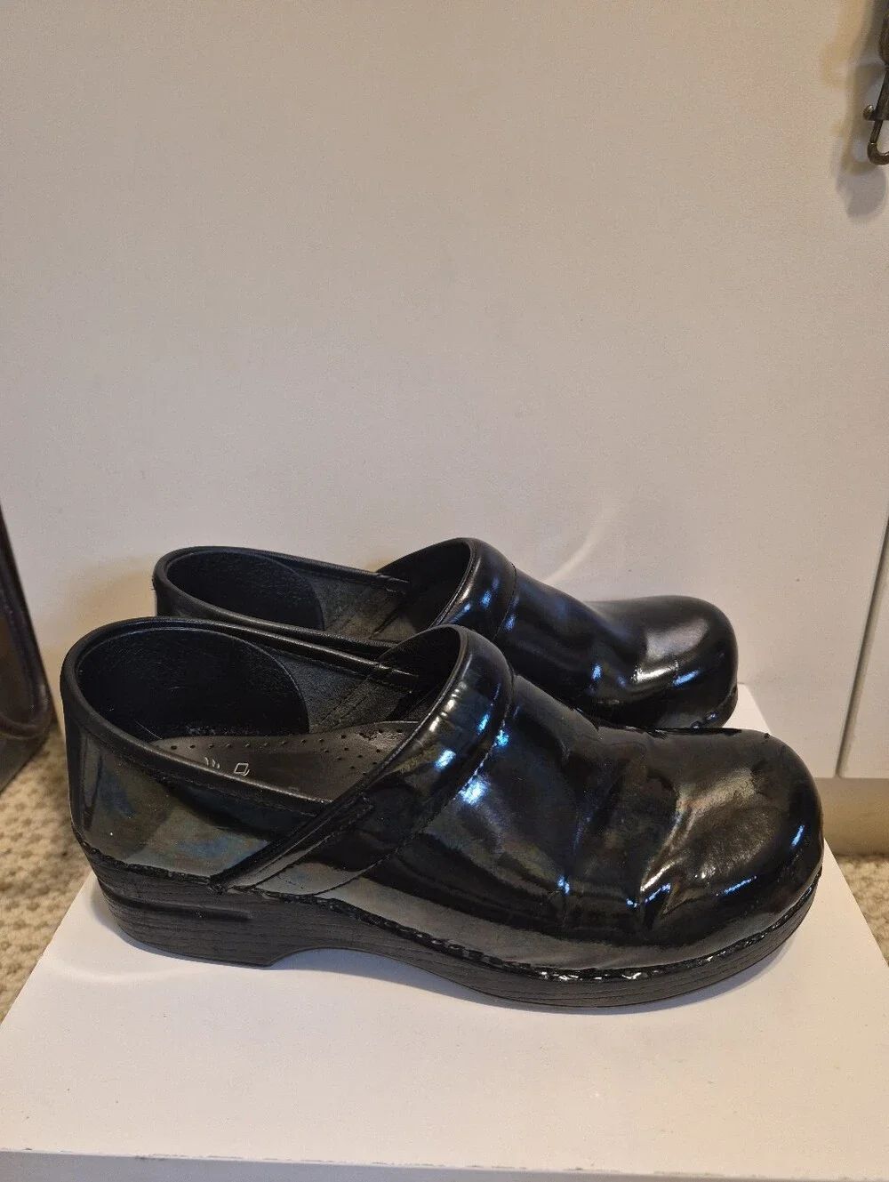 Dansko Pro 2.0 Navy Blue Patent Leather Closed Back Clogs Sz.10/40 Ret.$155